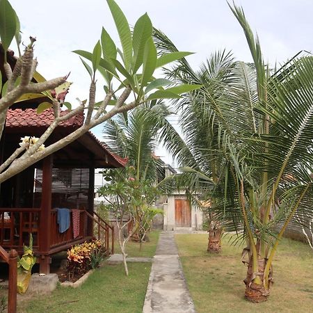 Svaha Nusa Guest House レンボンガン島 エクステリア 写真