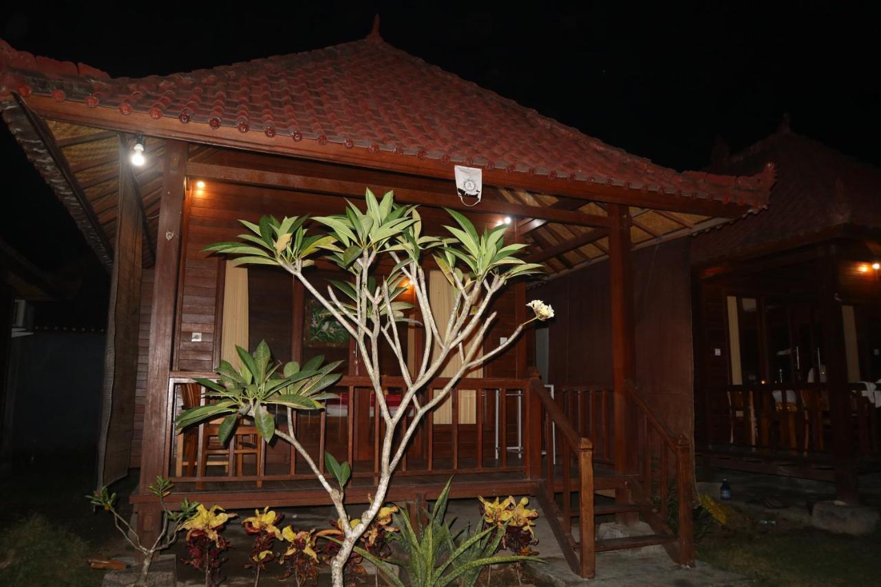 Svaha Nusa Guest House レンボンガン島 エクステリア 写真