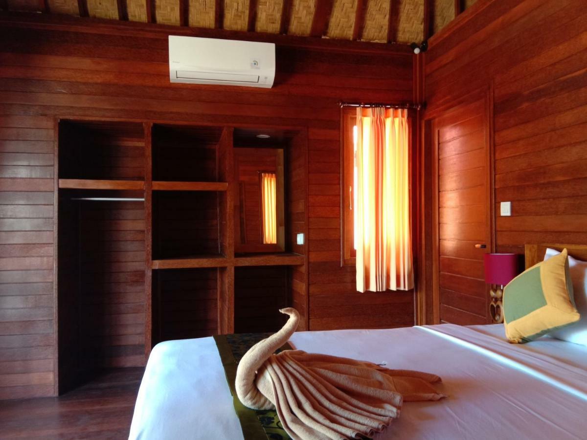 Svaha Nusa Guest House レンボンガン島 エクステリア 写真