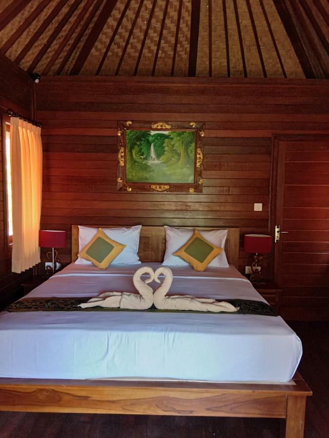 Svaha Nusa Guest House レンボンガン島 エクステリア 写真