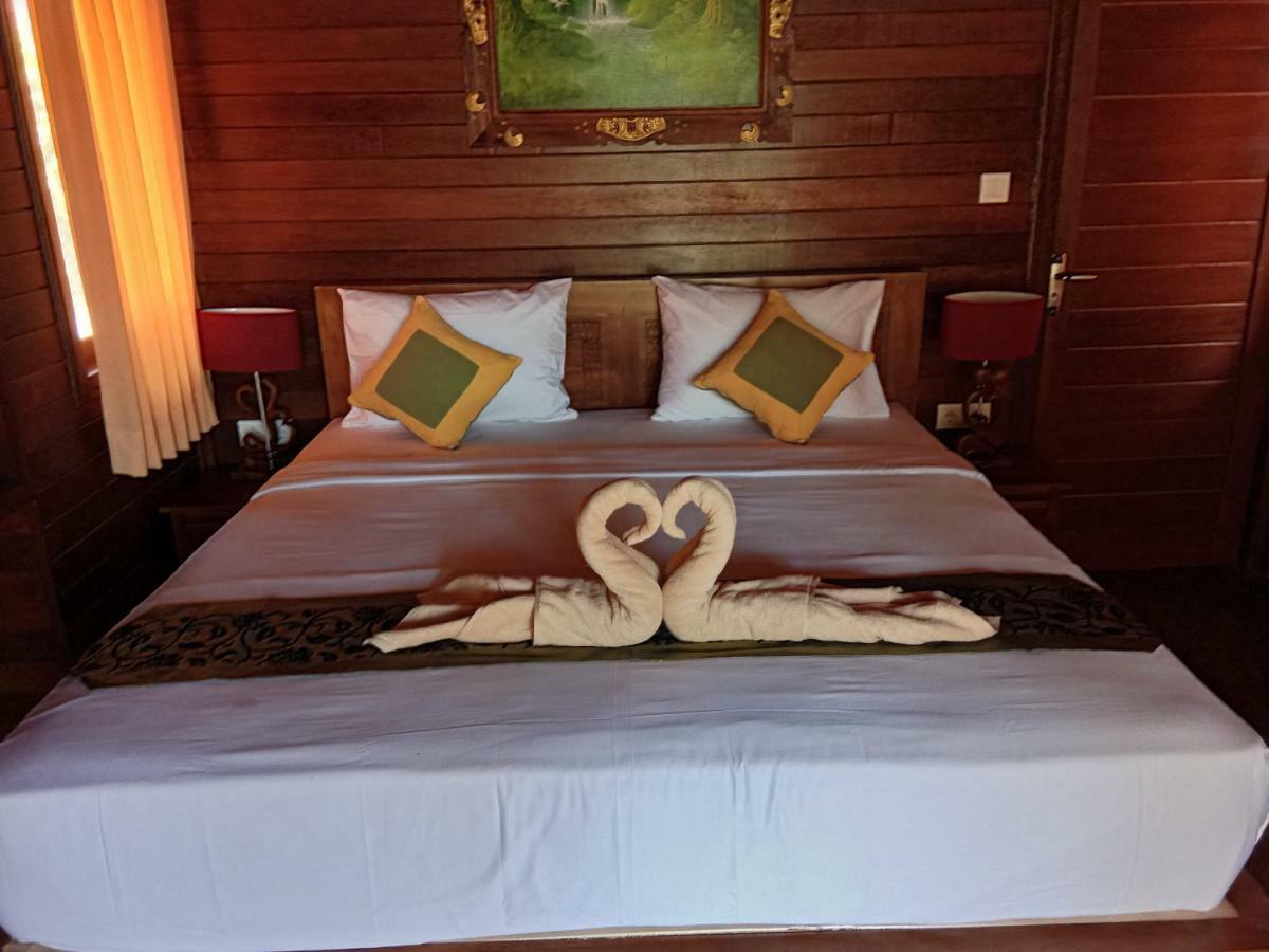 Svaha Nusa Guest House レンボンガン島 エクステリア 写真