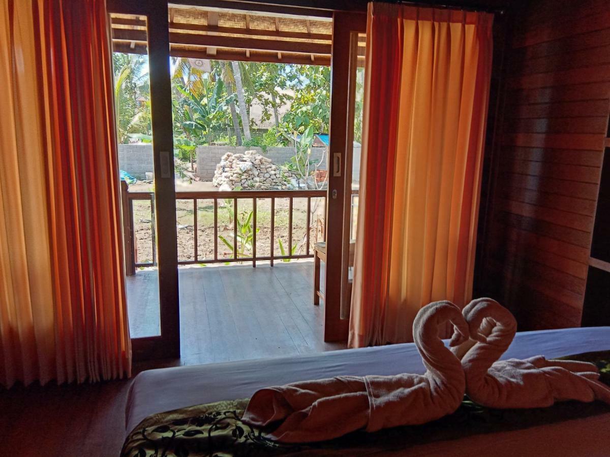 Svaha Nusa Guest House レンボンガン島 エクステリア 写真