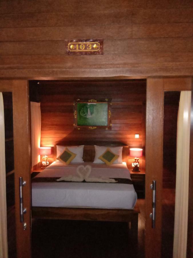 Svaha Nusa Guest House レンボンガン島 エクステリア 写真