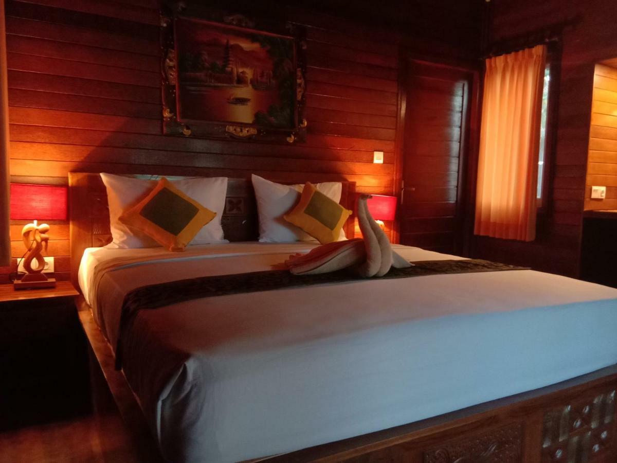 Svaha Nusa Guest House レンボンガン島 エクステリア 写真