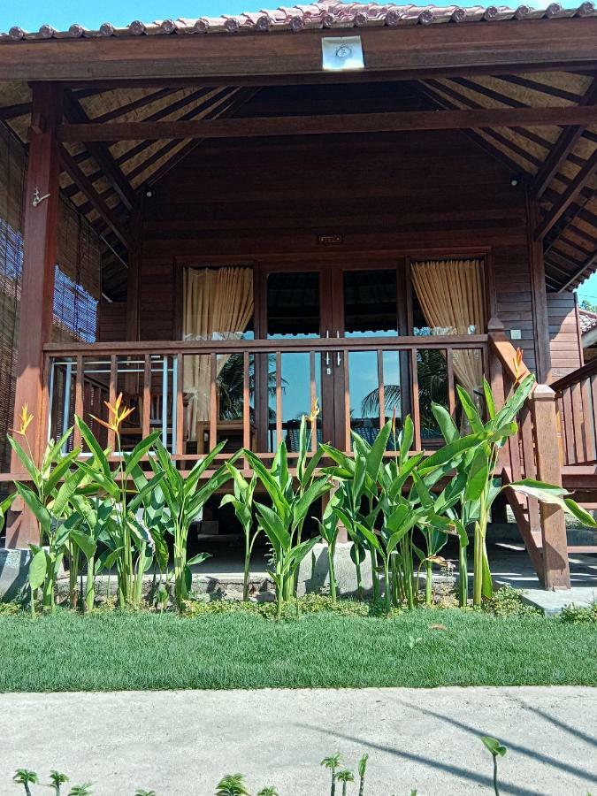 Svaha Nusa Guest House レンボンガン島 エクステリア 写真