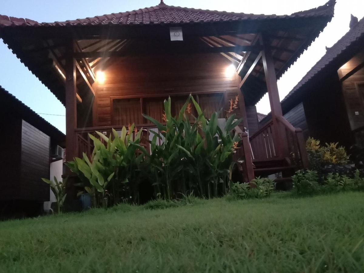 Svaha Nusa Guest House レンボンガン島 エクステリア 写真