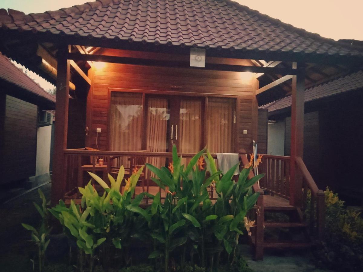 Svaha Nusa Guest House レンボンガン島 エクステリア 写真